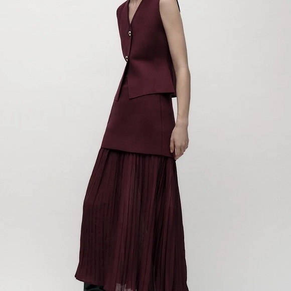 Zara Dresses & Skirts - Zara SET (top & bottom)